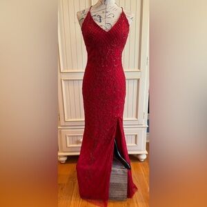 EUC Stunning Red Beaded Prom Dress size 6. Free Shipping!